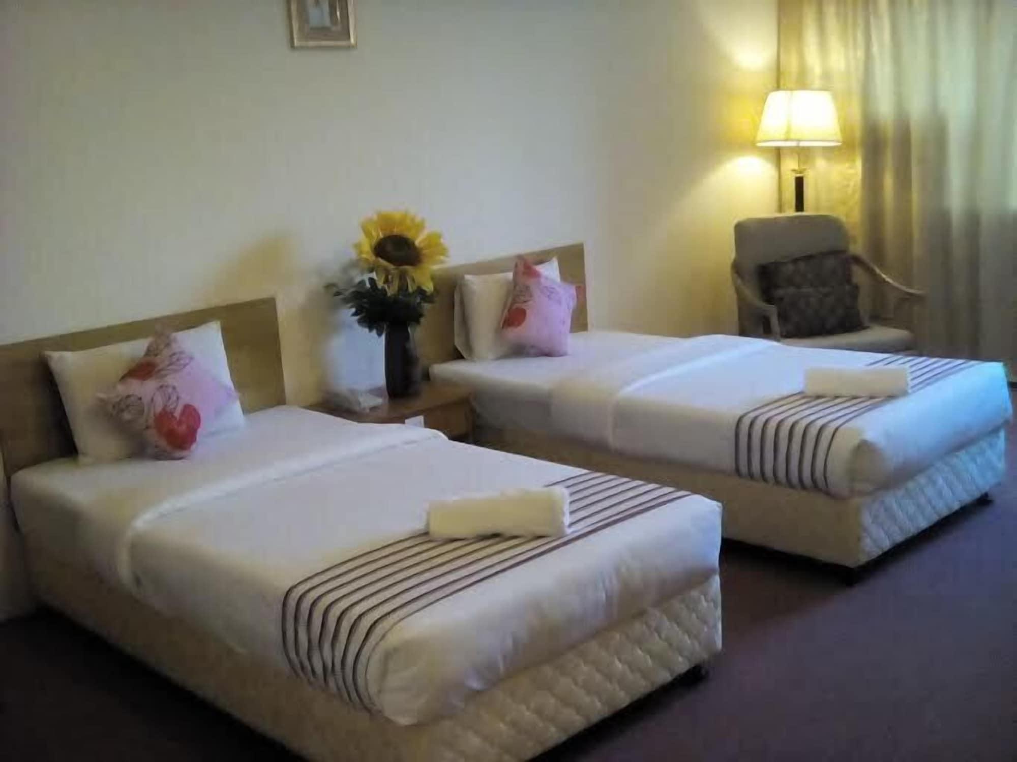 Folkmeldrum Hotel Johor Bahru Exterior foto